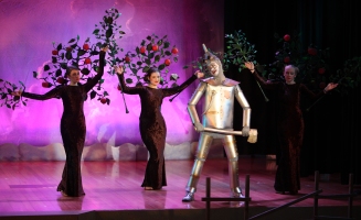 Tinman and Tree Creation, Wizard Of Oz, Hart Theatre Company, St Leonards College. Photo by Grosveld Ink